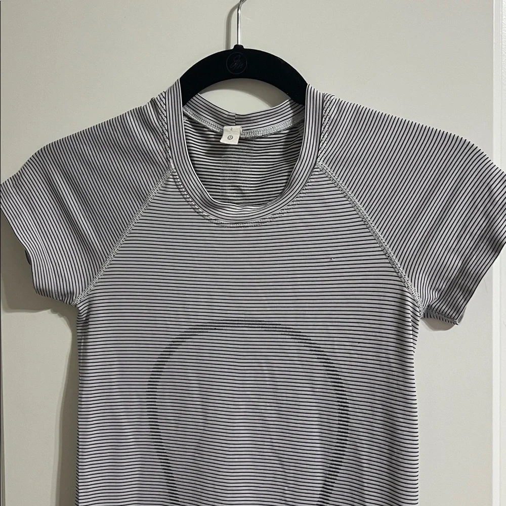 Lululemon Swiftly tech short sleeve shirt size 2 Black and White Striped Top - Picture 4 of 9